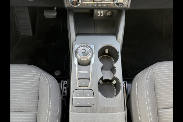 Ford Kuga 2.5 PHEV Titanium | 225pk | Adaptive cruise control | Winter Pack | Dodehoeksensoren | Camera | 1.500kg Trekgewicht