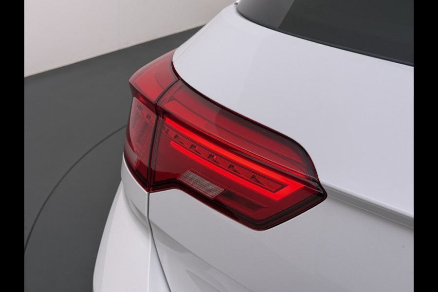 Volkswagen T-Roc 1.5TSI 150PK Sport Adap.Cruise Two Tone lak Navi Camera Stoelverwarming Apple Carplay Android Auto Privacy Glas Led Lmv Isofix Bluetooth Pdc