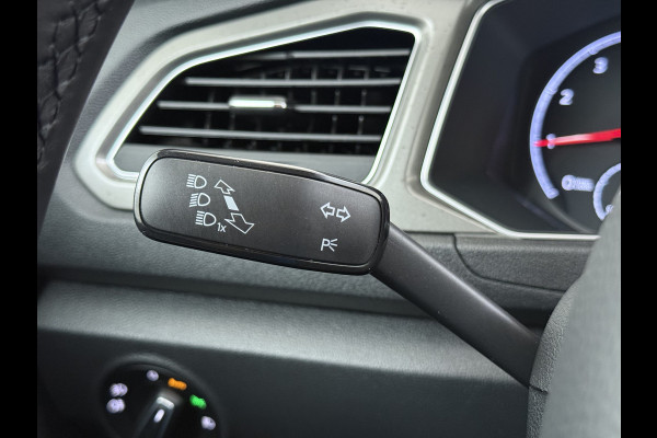 Volkswagen T-Roc 1.5TSI 150PK Sport Adap.Cruise Two Tone lak Navi Camera Stoelverwarming Apple Carplay Android Auto Privacy Glas Led Lmv Isofix Bluetooth Pdc