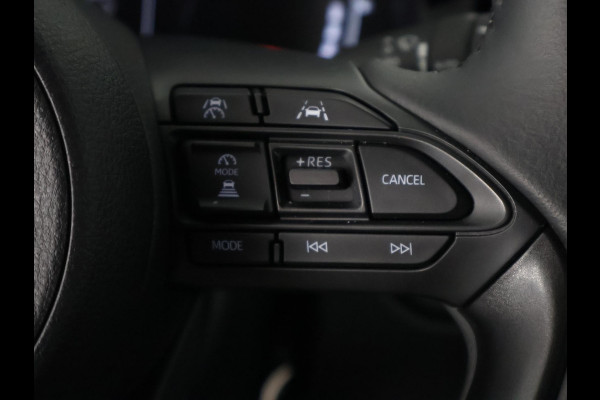 Toyota Yaris Cross 1.5 Hybrid 115 Dynamic Luxury | Stuur- & Stoelverwarming | Apple Carplay & AndroidAUTO | Camera  | Privacy Glass |