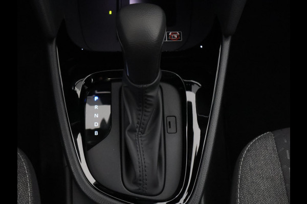 Toyota Yaris Cross 1.5 Hybrid 115 Dynamic Luxury | Stuur- & Stoelverwarming | Apple Carplay & AndroidAUTO | Camera  | Privacy Glass |