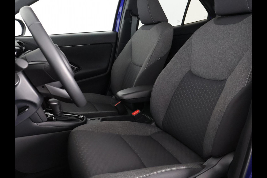 Toyota Yaris Cross 1.5 Hybrid 115 Dynamic Luxury | Stuur- & Stoelverwarming | Apple Carplay & AndroidAUTO | Camera  | Privacy Glass |