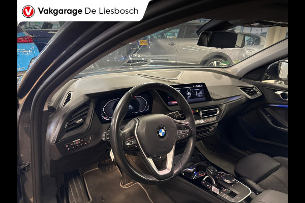 BMW 1-serie 118i High Executive Edition sport / navi / stoelverw / carplay / ned
