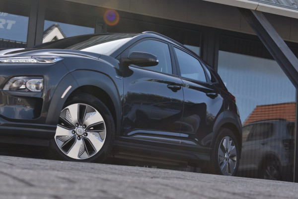 Hyundai Kona EV Comfort 64 kWh SOH 99% | NAP | CAMERA | APPLE CARPLAY | ANDROID AUTO | ADAPT. CRUISE CONTROLE