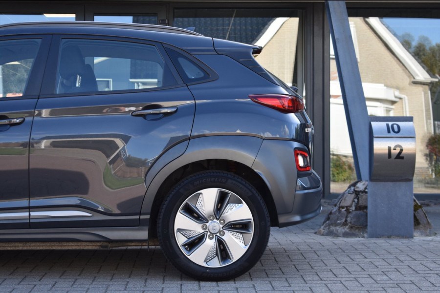 Hyundai Kona EV Comfort 64 kWh SOH 99% | NAP | CAMERA | APPLE CARPLAY | ANDROID AUTO | ADAPT. CRUISE CONTROLE