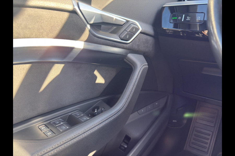 Audi e-tron e-tron 50 quattro Launch edition Black | Pano | S-Line | 22"| Geheugen | 71 KWH | Camera | Nette staat