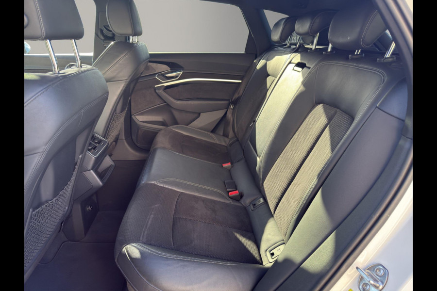 Audi e-tron e-tron 50 quattro Launch edition Black | Pano | S-Line | 22"| Geheugen | 71 KWH | Camera | Nette staat