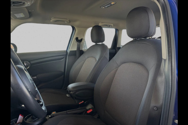 MINI 5-deurs 1.5 Cooper Business Edition(NL-auto, Goed onderh, Carplay, Navi, StoelV, Climate Con, Automaat, PDC V+A, Etc)