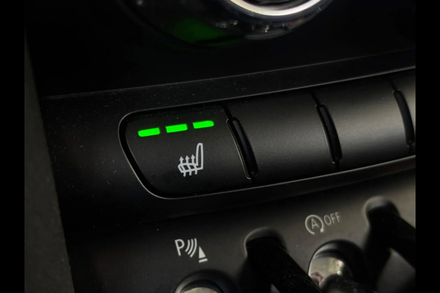MINI 5-deurs 1.5 Cooper Business Edition(NL-auto, Goed onderh, Carplay, Navi, StoelV, Climate Con, Automaat, PDC V+A, Etc)