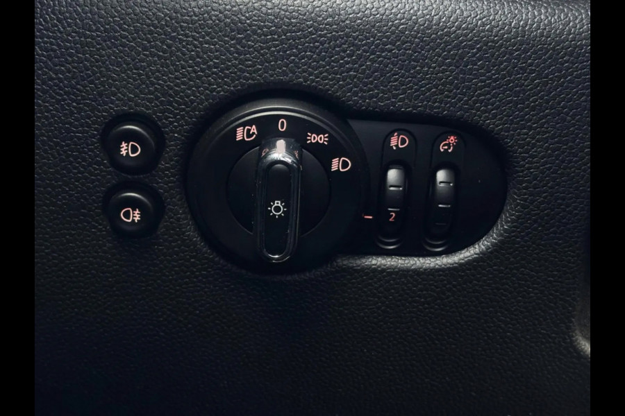 MINI 5-deurs 1.5 Cooper Business Edition(NL-auto, Goed onderh, Carplay, Navi, StoelV, Climate Con, Automaat, PDC V+A, Etc)