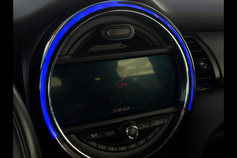 MINI 5-deurs 1.5 Cooper Business Edition(NL-auto, Goed onderh, Carplay, Navi, StoelV, Climate Con, Automaat, PDC V+A, Etc)