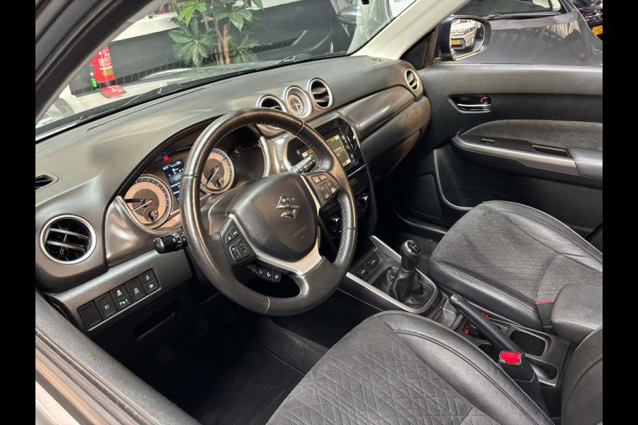 Suzuki Vitara 1.0 Boosterjet Stijl / Camera / Panorama Dak