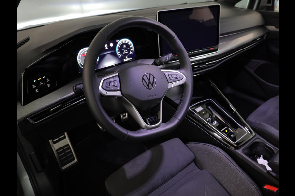 Volkswagen Golf 1.5 eHybrid 50 Edition 204pk| Camera| 18'LM-velgen| Voorstoelen met massage en verwarmd