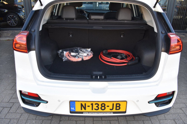 Kia e-Niro DynamicPlusLine 64 kWh | SOH 97,5% | NAP | STOELVERWARMING | CAMERA | SCHUIFKANTELDAK