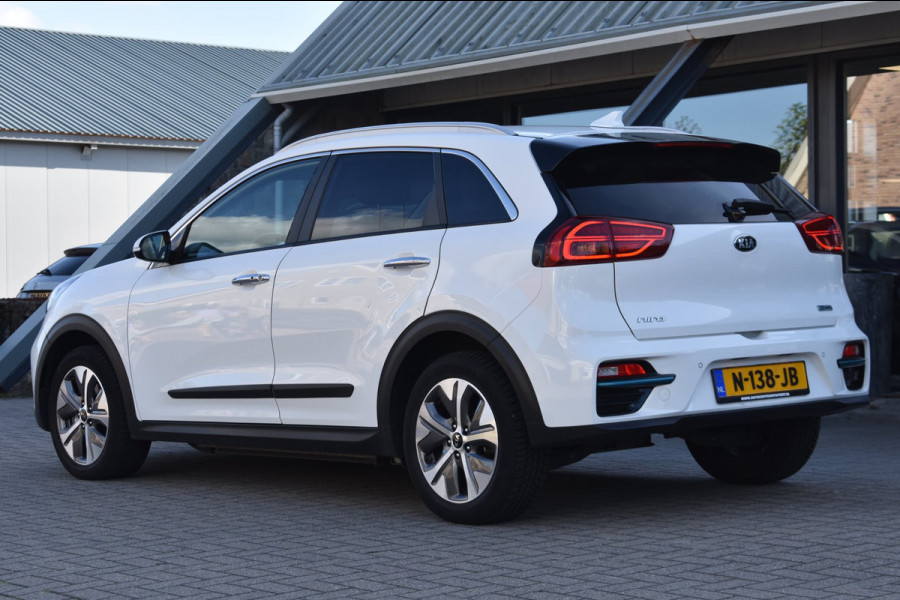 Kia e-Niro DynamicPlusLine 64 kWh | SOH 97,5% | NAP | STOELVERWARMING | CAMERA | SCHUIFKANTELDAK