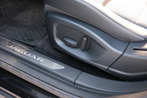 Jaguar I-PACE EV400 SE 90 kWh *PANORAMADAK* |51.317km UNIEK| Leder/Stoelverwarming/ALL-Season
