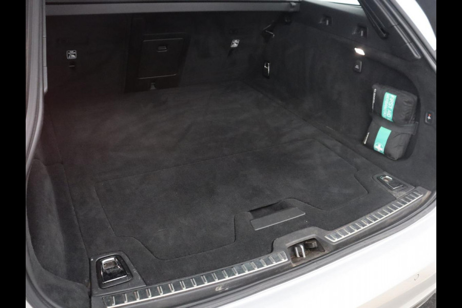 Volvo V90 2.0 B4 R-Design | Panoramadak | Leder | Stuur/stoelverwarming | Trekhaak | harman/kardon | Head-up | Adaptive cruise | 360 camera | Full LED |