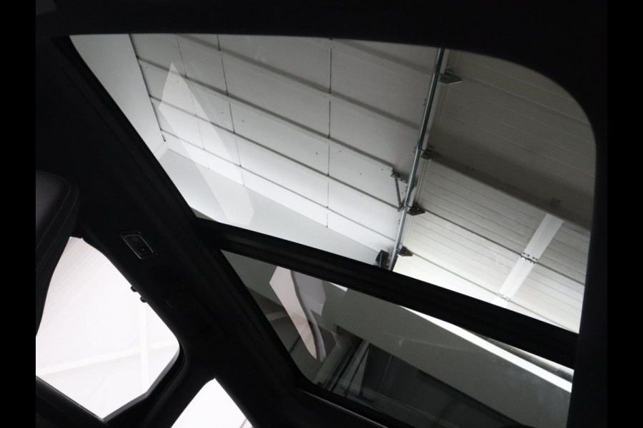 Volvo V90 2.0 B4 R-Design | Panoramadak | Leder | Stuur/stoelverwarming | Trekhaak | harman/kardon | Head-up | Adaptive cruise | 360 camera | Full LED |