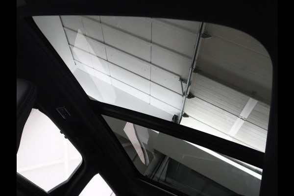 Volvo V90 2.0 B4 R-Design | Panoramadak | Leder | Stuur/stoelverwarming | Trekhaak | harman/kardon | Head-up | Adaptive cruise | 360 camera | Full LED |