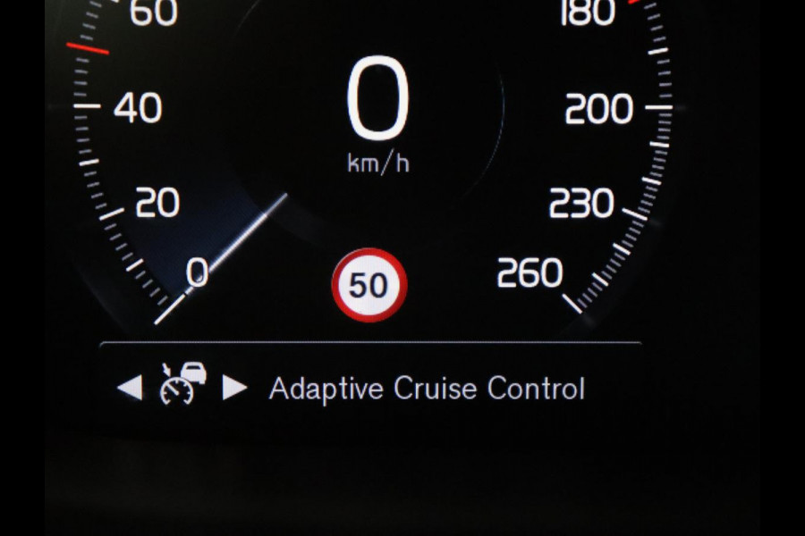 Volvo V90 2.0 B4 R-Design | Panoramadak | Leder | Stuur/stoelverwarming | Trekhaak | harman/kardon | Head-up | Adaptive cruise | 360 camera | Full LED |