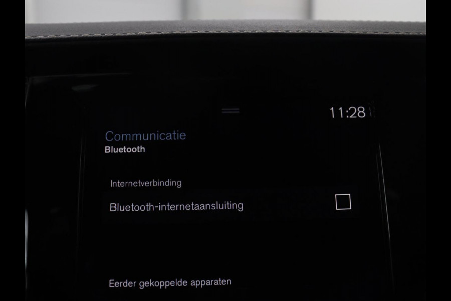 Volvo V90 2.0 B4 R-Design | Panoramadak | Leder | Stuur/stoelverwarming | Trekhaak | harman/kardon | Head-up | Adaptive cruise | 360 camera | Full LED |