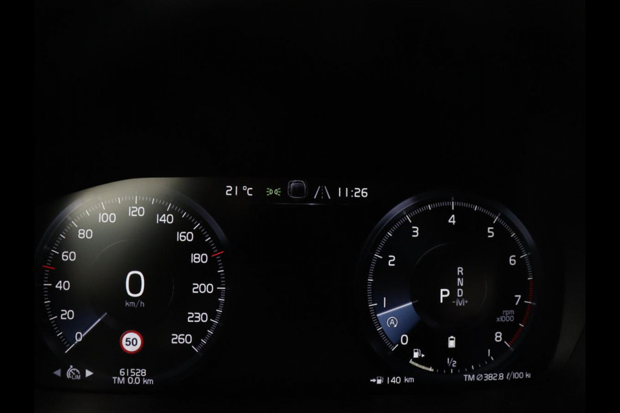 Volvo V90 2.0 B4 R-Design | Panoramadak | Leder | Stuur/stoelverwarming | Trekhaak | harman/kardon | Head-up | Adaptive cruise | 360 camera | Full LED |