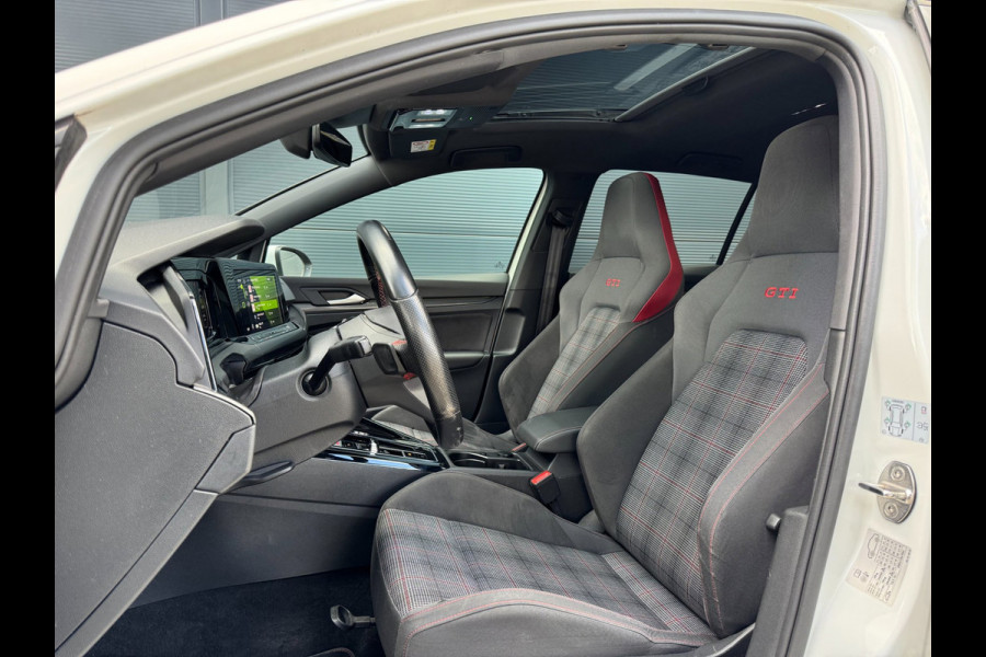 Volkswagen Golf 2.0 TSI GTI