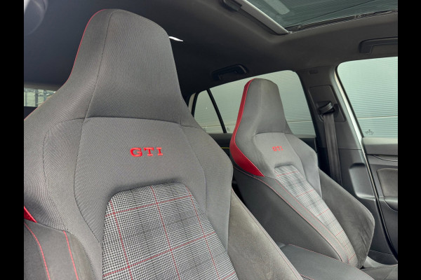 Volkswagen Golf 2.0 TSI GTI