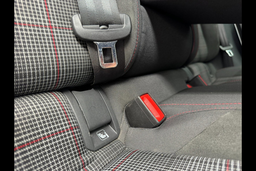 Volkswagen Golf 2.0 TSI GTI