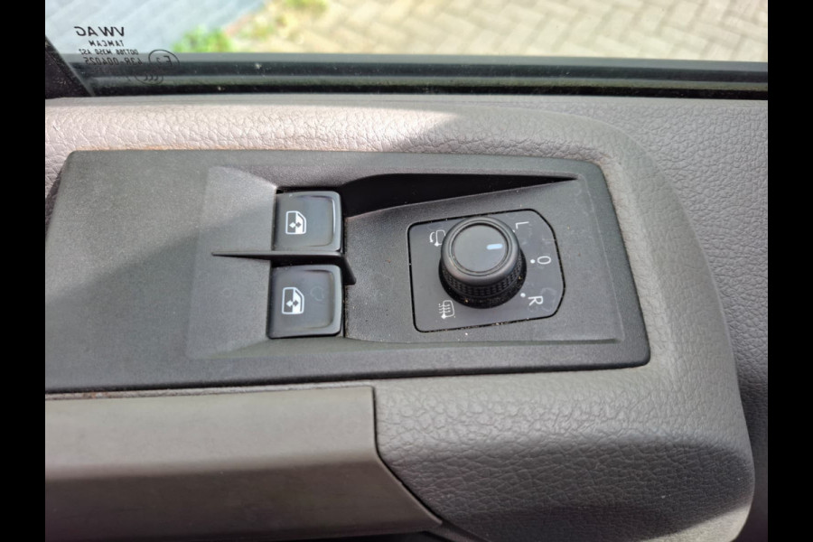 Volkswagen Crafter 35 2.0D L4H3 Extra Lang+Hoog Camera Comfort Stoel Airco Apple Carplay Android Auto Cruise Control Sidebars Navi* Pdc Betonplex Vloer Wandbetimmering Schuifdeur Origineel Nederlandse Auto