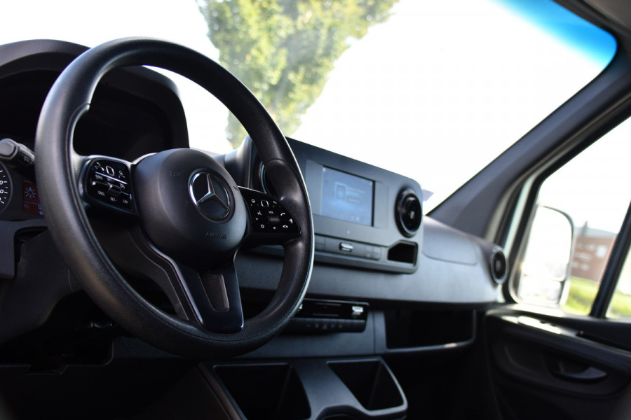 Mercedes-Benz Sprinter 319 V6 3.0 CDI L2H2 PB Edition Camera, Cruise, Carplay, Multimedia, Automaat, Geveerde stoel, 190pk, Trekhaak, Uniek!