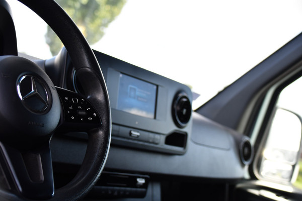 Mercedes-Benz Sprinter 319 V6 3.0 CDI L2H2 PB Edition Camera, Cruise, Carplay, Multimedia, Automaat, Geveerde stoel, 190pk, Trekhaak, Uniek!