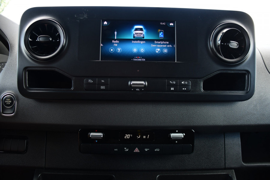 Mercedes-Benz Sprinter 319 V6 3.0 CDI L2H2 PB Edition Camera, Cruise, Carplay, Multimedia, Automaat, Geveerde stoel, 190pk, Trekhaak, Uniek!