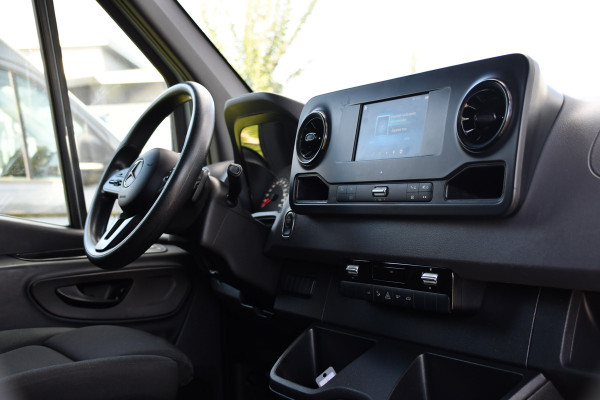 Mercedes-Benz Sprinter 319 V6 3.0 CDI L2H2 PB Edition Camera, Cruise, Carplay, Multimedia, Automaat, Geveerde stoel, 190pk, Trekhaak, Uniek!