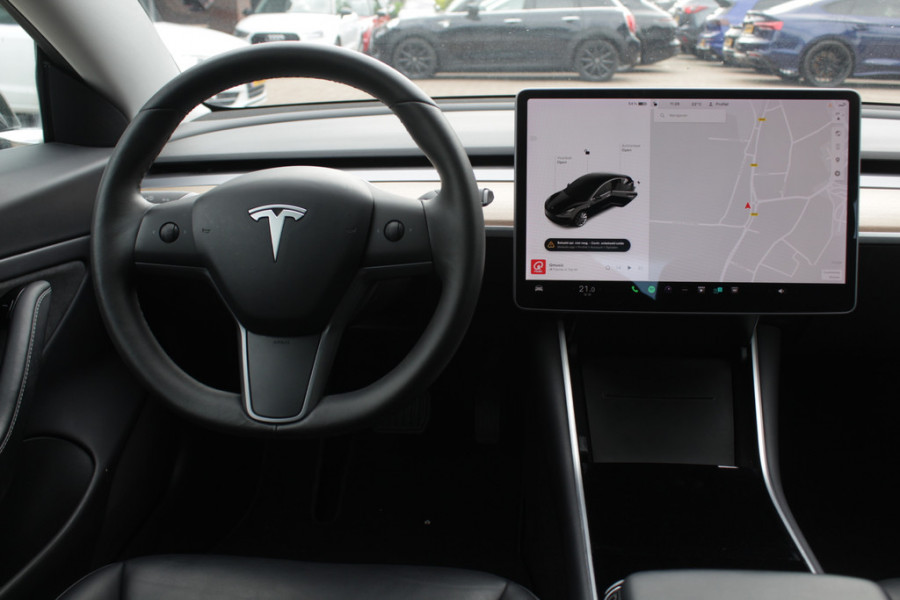 Tesla Model 3 Long Range AWD 75 kWh / Trekhaak / Autopilot / Panoramadak / Camera / Premium Audio / 18'' / Leder / Stoel+Stuurverwarming / ACC