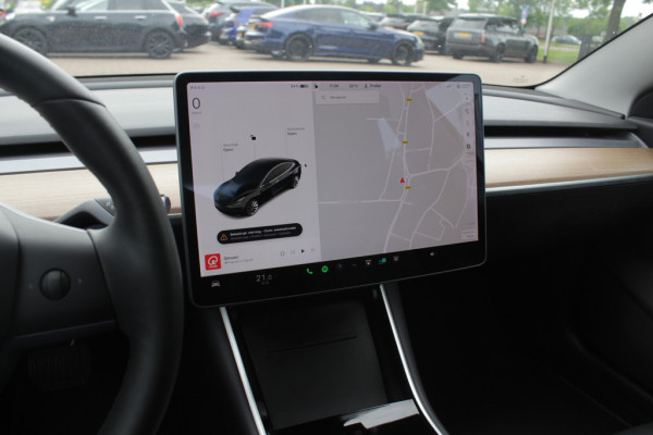 Tesla Model 3 Long Range AWD 75 kWh / Trekhaak / Autopilot / Panoramadak / Camera / Premium Audio / 18'' / Leder / Stoel+Stuurverwarming / ACC