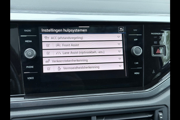 Volkswagen Taigo 1.5 TSI Style Pano/Camera/AppleCar