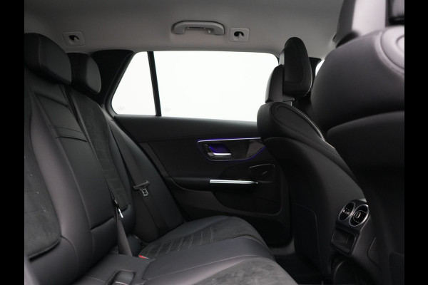 Mercedes-Benz C-Klasse Estate 300 e AMG Line PHEV 313pk Dealer O.H | Trekhaak Af Fabriek | Adaptive Cruise | Camera | Digital Light | Alcantara Sportstoelen Memory & Verwarmd | Keyless | Sfeerverlichting | Apple Carplay | Blis | DAB | 18"L.M | Plug In Hybrid