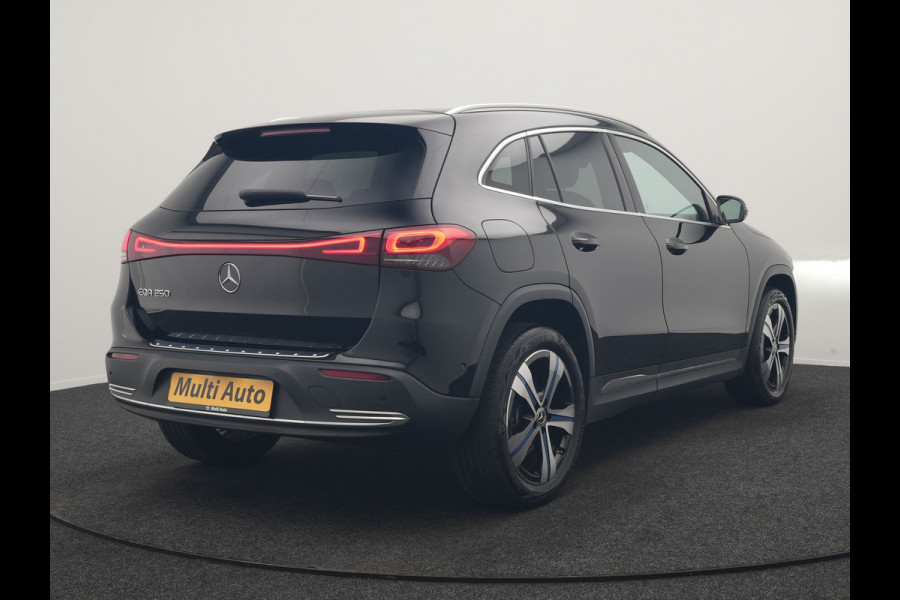 Mercedes-Benz EQA 250 Luxury Line 67 kWh 190pk Dealer O.H | Adaptive Cruise | Camera | Apple Carplay | Sportstoelen Verwarmd | Blis | Sfeerverlichting | DAB |  Navigatie | Virtual | 18"L.M