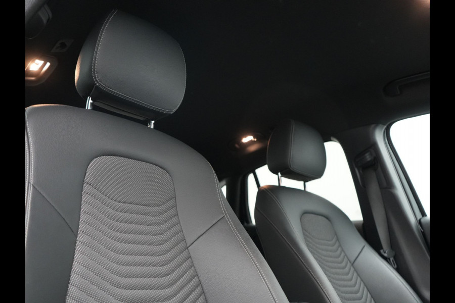Mercedes-Benz EQA 250 Luxury Line 67 kWh 190pk Dealer O.H | Adaptive Cruise | Camera | Apple Carplay | Sportstoelen Verwarmd | Blis | Sfeerverlichting | DAB |  Navigatie | Virtual | 18"L.M