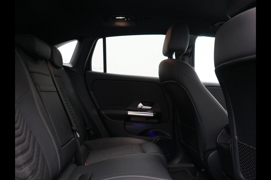Mercedes-Benz EQA 250 Luxury Line 67 kWh 190pk Dealer O.H | Adaptive Cruise | Camera | Apple Carplay | Sportstoelen Verwarmd | Blis | Sfeerverlichting | DAB |  Navigatie | Virtual | 18"L.M