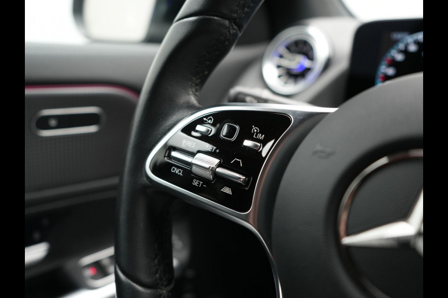 Mercedes-Benz EQA 250 Luxury Line 67 kWh 190pk Dealer O.H | Adaptive Cruise | Camera | Apple Carplay | Sportstoelen Verwarmd | Blis | Sfeerverlichting | DAB |  Navigatie | Virtual | 18"L.M