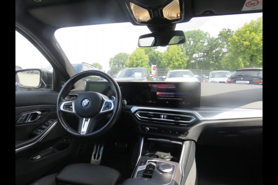 BMW 3 Serie Touring 330e M-SPORT (LCI) ** LED, PANO, TREKH, H&K SOUND, HuD, 19-inch LMV ** UNFALLFREI - Vol. BMW Onderh. ** * INFORMEER OOK NAAR ONZE AANTREKKELIJKE FINANCIAL-LEASE TARIEVEN **