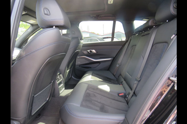 BMW 3 Serie Touring 330e M-SPORT (LCI) ** LED, PANO, TREKH, H&K SOUND, HuD, 19-inch LMV ** UNFALLFREI - Vol. BMW Onderh. ** * INFORMEER OOK NAAR ONZE AANTREKKELIJKE FINANCIAL-LEASE TARIEVEN **