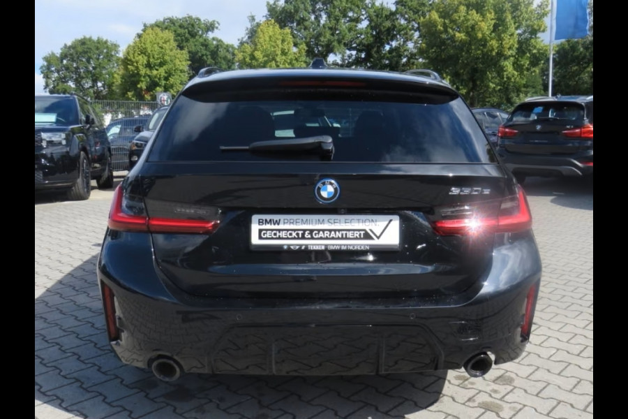 BMW 3 Serie Touring 330e M-SPORT (LCI) ** LED, PANO, TREKH, H&K SOUND, HuD, 19-inch LMV ** UNFALLFREI - Vol. BMW Onderh. ** * INFORMEER OOK NAAR ONZE AANTREKKELIJKE FINANCIAL-LEASE TARIEVEN **