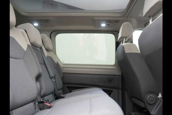 Volkswagen Multivan 1.4 eHybrid 7 Zits PHEV 218pk Dealer O.H | Trekhaak Af Fabriek | Panodak | IQ Light | Camera | Stoelverwarming | Apple Carplay | Navigatie | DAB | Cruise Control | 17"L.M | Plug In Hybrid |