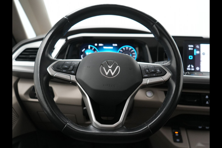 Volkswagen Multivan 1.4 eHybrid 7 Zits PHEV 218pk Dealer O.H | Trekhaak Af Fabriek | Panodak | IQ Light | Camera | Stoelverwarming | Apple Carplay | Navigatie | DAB | Cruise Control | 17"L.M | Plug In Hybrid |