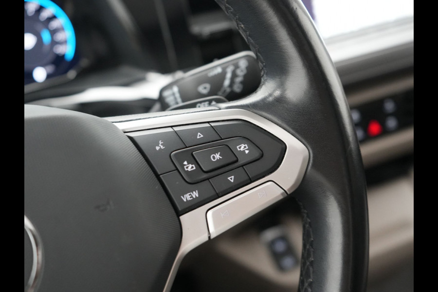 Volkswagen Multivan 1.4 eHybrid 7 Zits PHEV 218pk Dealer O.H | Trekhaak Af Fabriek | Panodak | IQ Light | Camera | Stoelverwarming | Apple Carplay | Navigatie | DAB | Cruise Control | 17"L.M | Plug In Hybrid |