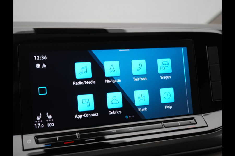 Volkswagen Multivan 1.4 eHybrid 7 Zits PHEV 218pk Dealer O.H | Trekhaak Af Fabriek | Panodak | IQ Light | Camera | Stoelverwarming | Apple Carplay | Navigatie | DAB | Cruise Control | 17"L.M | Plug In Hybrid |