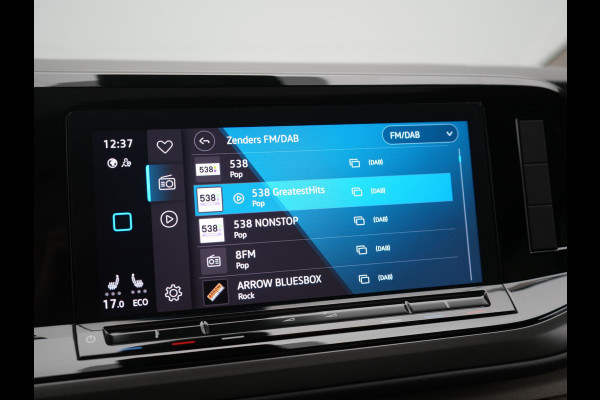 Volkswagen Multivan 1.4 eHybrid 7 Zits PHEV 218pk Dealer O.H | Trekhaak Af Fabriek | Panodak | IQ Light | Camera | Stoelverwarming | Apple Carplay | Navigatie | DAB | Cruise Control | 17"L.M | Plug In Hybrid |